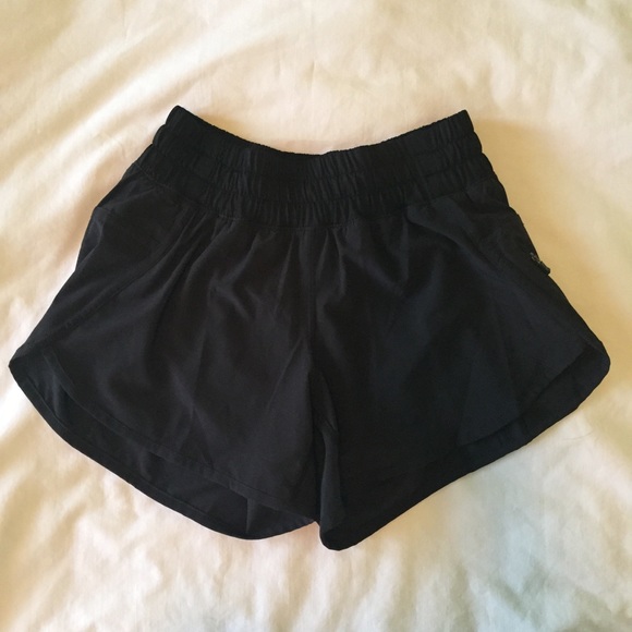 🔻SOLD ON MERC!🔻🆕 NWOT Lululemon Tracker Short 4 - Picture 3 of 5